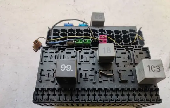 Volkswagen Transporter - Caravelle T4 Fuse box set 357937039