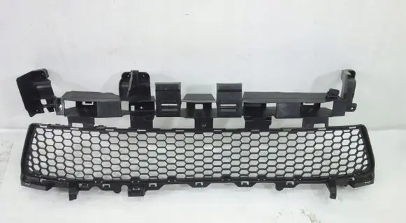 Dacia Sandero Front bumper lower grill 622540565R