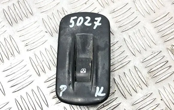 Nissan Primastar Electric window control switch 8200011870 91165802
