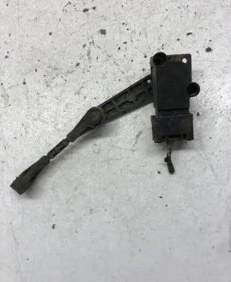 Headlight/headlamp level sensor