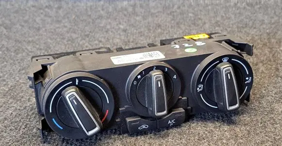 Seat Ibiza V (KJ) Climate control unit 6P0820045A