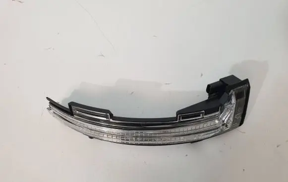 Volkswagen Touareg III Mirror indicator light 760949102