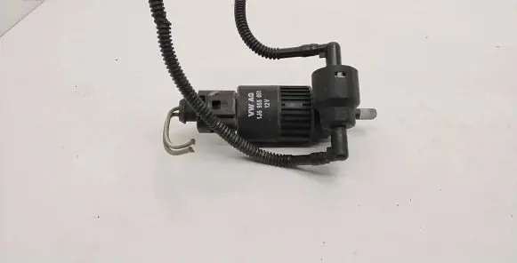 Volkswagen Golf IV Windscreen/windshield washer pump 1J6955651