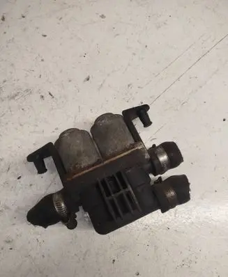 BMW 5 E39 Coolant heater control valve 8374995 1147412137