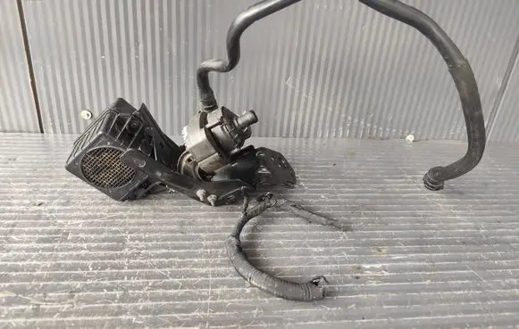 Renault Clio V Water pump 210104506R 285N77294R 210215728R