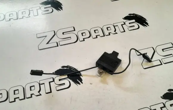 BMW 7 E32 Aerial antenna amplifier 1379762 028800 BETA342