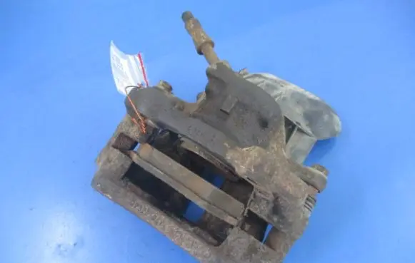 Volkswagen Golf III Front brake caliper