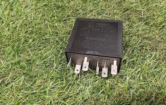 Audi TT Mk1 Window wiper relay 4B0955531A 72WA401 A080798