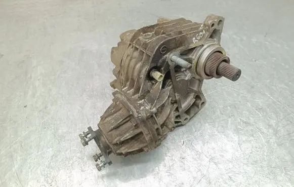 Gearbox transfer box case
