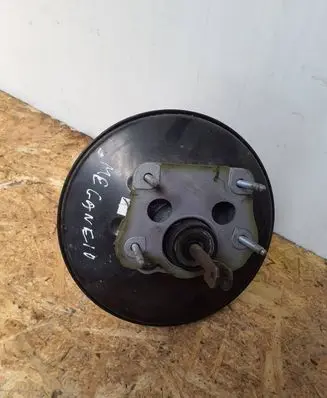Renault Megane III Brake booster 472100005R