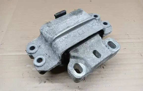 Skoda Yeti (5L) Engine mount bracket 1K0199555M