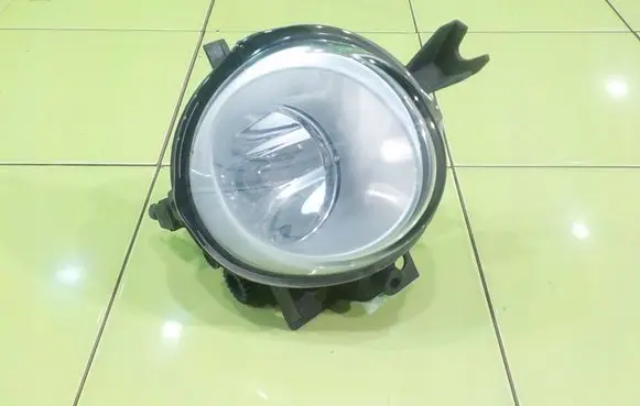 Volkswagen Touareg I Front fog light 7P6941700E PRAWY