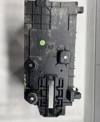 Opel Insignia A Battery box tray 13310742