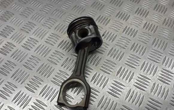 Peugeot 308 Piston with connecting rod