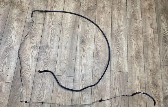 Volvo XC90 Fuel line pipe 