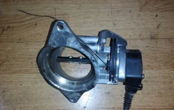 BMW 5 E39 Throttle valve 13631703562 13.631703562
