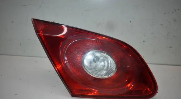 Tailgate rear/tail lights