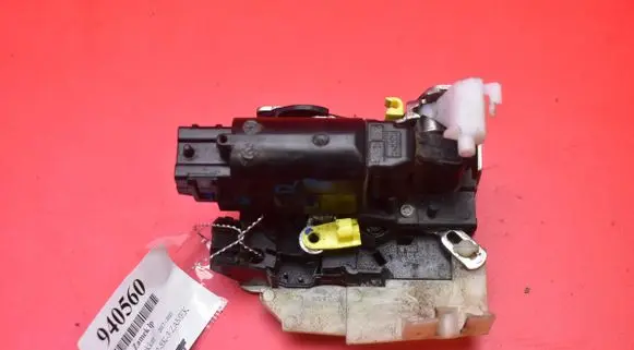 Dacia Dokker Front door lock