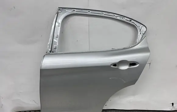 Alfa Romeo Stelvio Rear door 