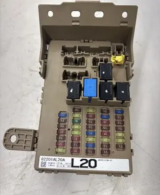Subaru Outback (BS) Fuse box set 82201AL20A