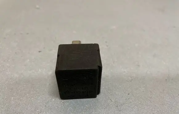 Opel Zafira B Other relay 13171831
