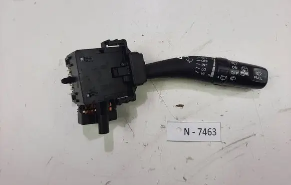 Hyundai Santa Fe Wiper control stalk 200002559