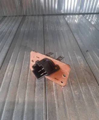 Mazda Tribute Other relay E4ZH19A706AB
