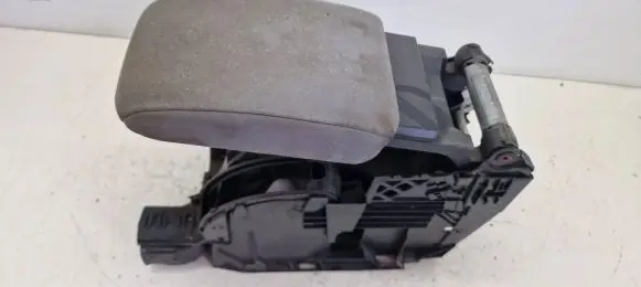 Volkswagen Jetta V Armrest 1K5864251B