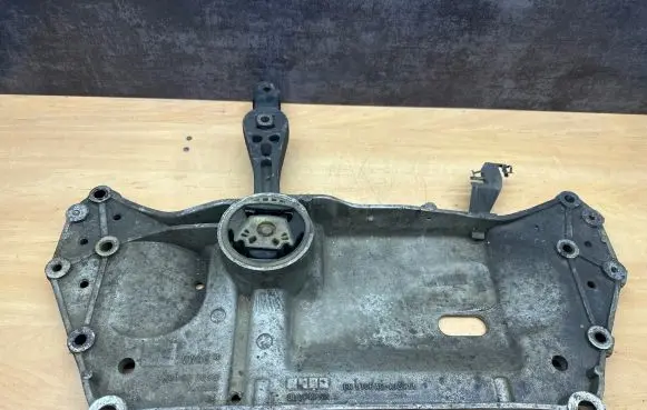 Volkswagen Touran I Front subframe 1K0199369G 15092003