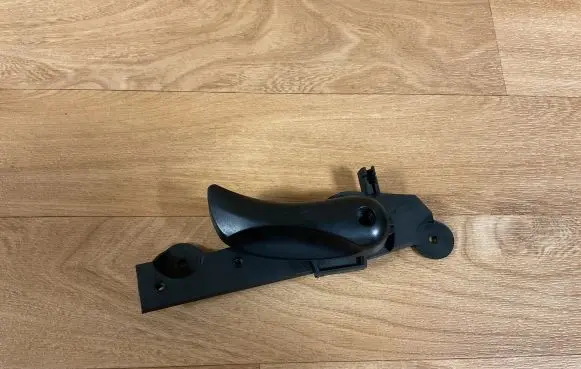 BMW 5 E60 E61 Engine bonnet (hood) release handle 22339910 9143458