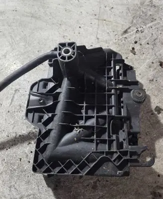 Volkswagen Polo IV 9N3 Battery tray 6Q0915331D