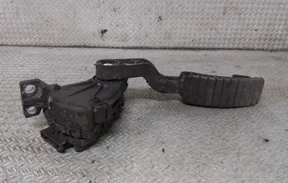 Renault Laguna II Accelerator throttle pedal 8200003392