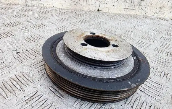 Peugeot 208 I Crankshaft pulley 008646A