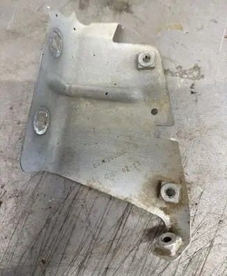 Renault Master III Fender mounting bracket 641c20003r
