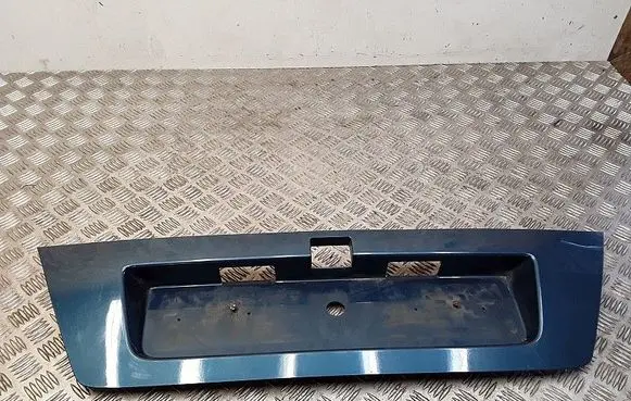 Nissan Primera Tailgate trim 908109f8