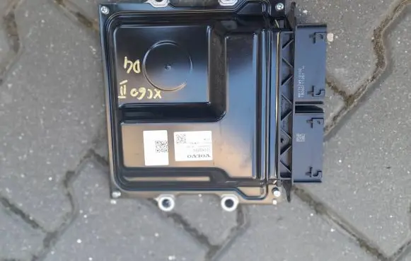 Volvo XC60 Engine control unit/module 32242005