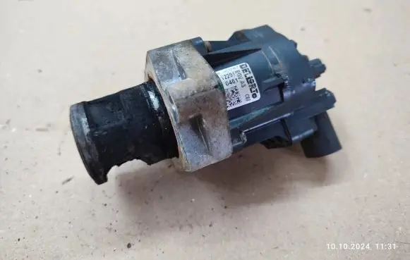 Opel Insignia A EGR valve 55566052