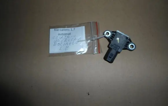 KIA Carens III Airbag deployment crash/impact sensor
