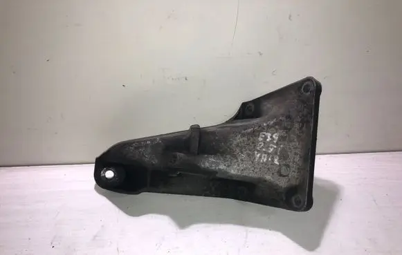 BMW 5 E39 Engine mounting bracket 1094697