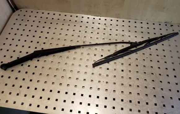 BMW X3 E83 Front wiper blade arm 705166802