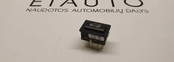 Tailgate opening switch