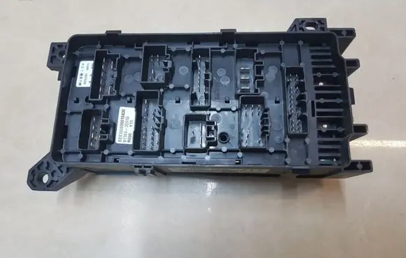 KIA Sorento Fuse box set 911613E010