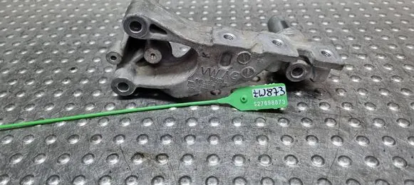 Volkswagen Transporter - Caravelle T6 Engine mounting bracket S27698873 04L199207E