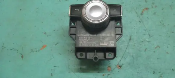 Mercedes-Benz C W204 Multifunctional control switch/knob A2048704658