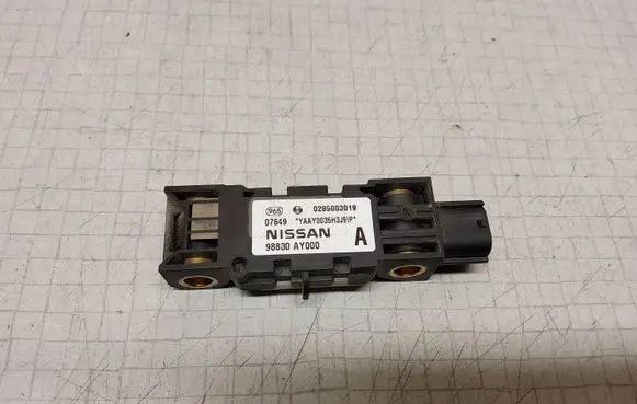Nissan Primera Airbag deployment crash/impact sensor 0285003019 98830AY000