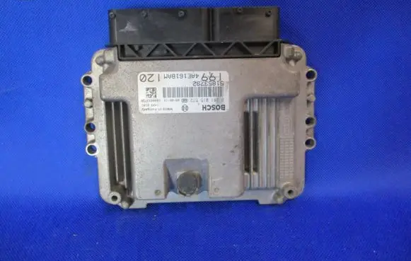 Fiat Grande Punto Engine control unit/module ECU 0281015572 51853792 4AE161BAM