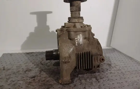 Gearbox transfer box case