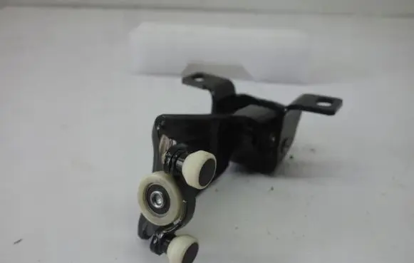Mercedes-Benz Vito Viano W639 Sliding door middle roller runner A6397600300