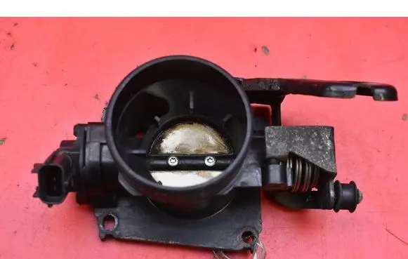 Ford Focus Throttle body valve XS4U-9E927-LA