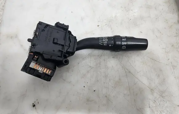 Toyota Avensis T250 Wiper control stalk 173654LH